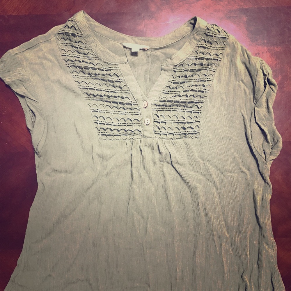 Olive top with crochet detailing - Picture 1 of 2